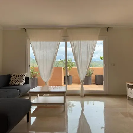 Elegant Penthouse - Panoramic Sea Views Apartment