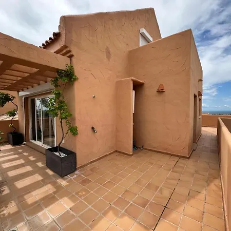 Elegant Penthouse - Panoramic Sea Views Apartment *